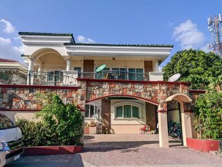 For Sale: 8 Bedroom 8BR House and Lot in Parañaque City at Bayview Village