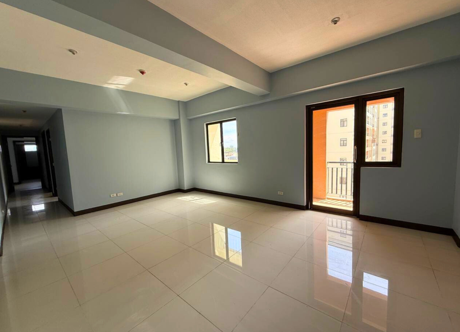 3 Bedroom Condo FOR SALE in Pinecrest Newport City across NAIA Terminal 3