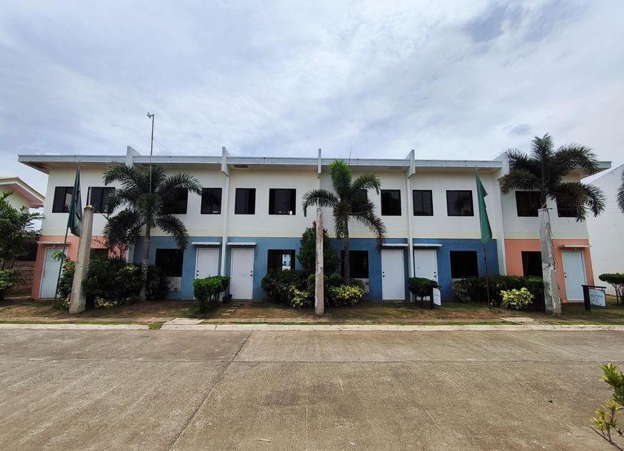 FOR SALE- 2.1M 2 STORET TOWNHOUSE w/ 2 BEDROOMS, LOCATED IN BRGY. ANTIPOLO DEL NORTE LIPA CITY BATANGAS