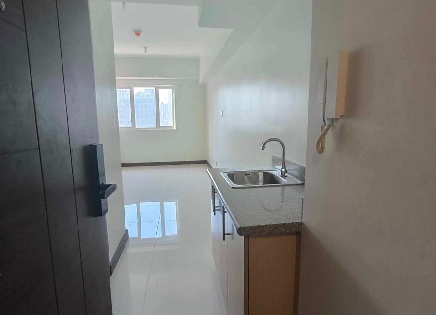 For Sale Condo in Pasay Near De La Salle University and Arellano Law School