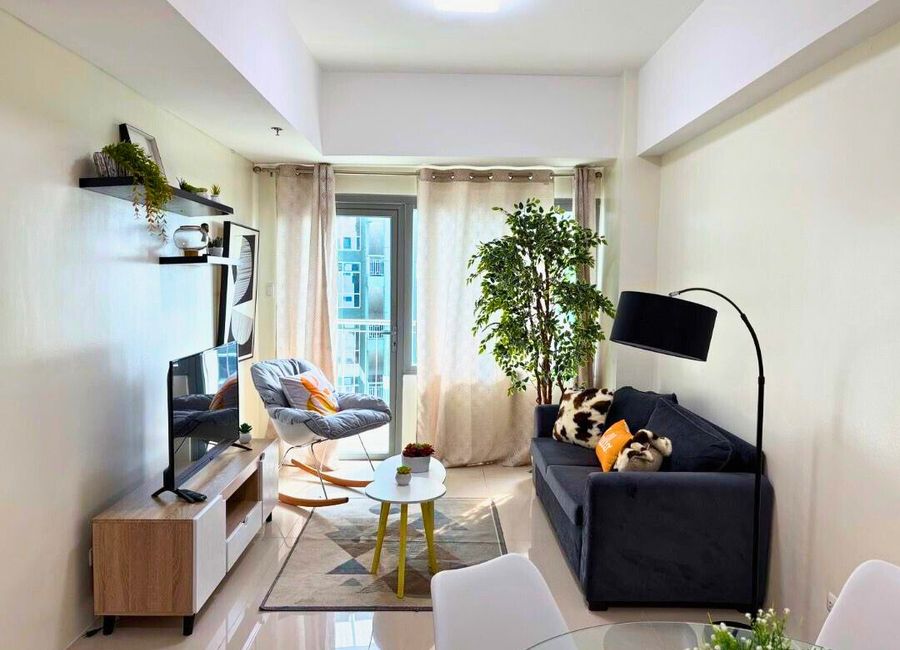 For Sale or For Lease/Rent: 1-Bedroom Condo Unit in Bristol Tower at Parkway Place, Alabang, Muntinlupa City