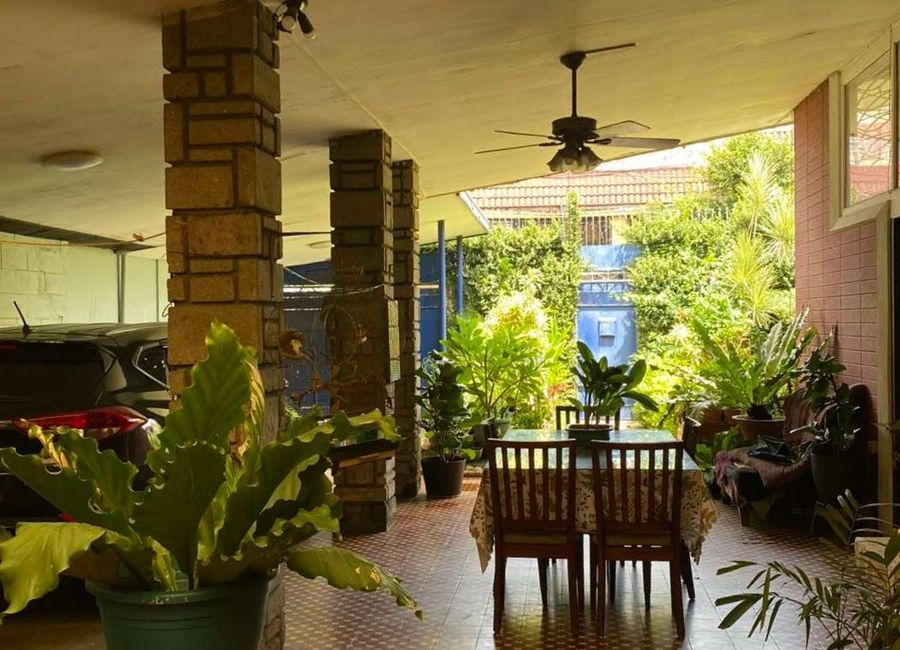 FOR SALE House and Lot Brgy. Laging Handa, Quezon City