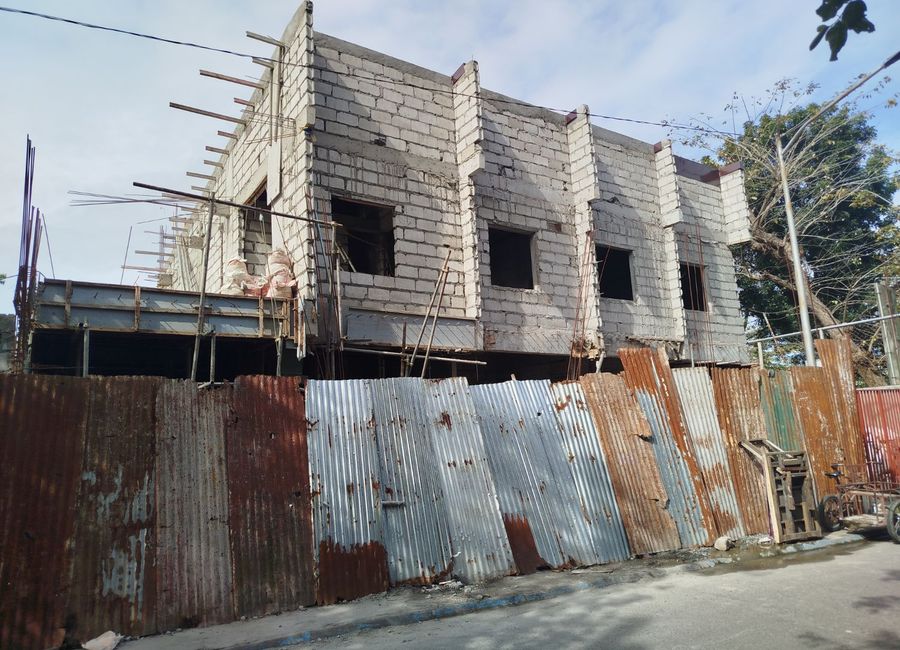 On Going Construction Townhouse for Sale in Sucat Paranaque 3 Bedrooms - JB