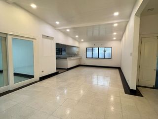 Paseo De Magallanes Village For Rent