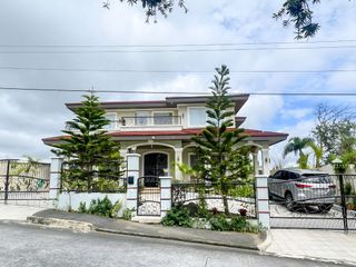 House for Sale in Tagaytay City at Splendido Golf and Country Club 5 Bedroom 5BR