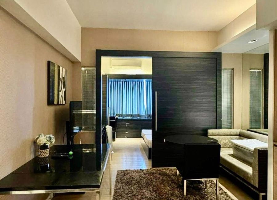 Beautifully interior-designed studio unit in the prestigious One Shangrila Place, South Tower.