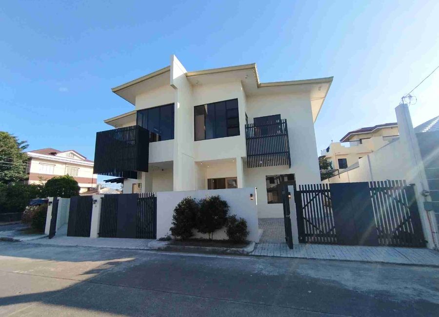 MODERN HOUSE IN CAVITE NEAR VERMOSA MALLS