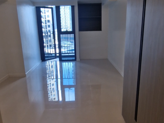 Rent to own! Mandani Bay studio plus with balcony (flexible payments)