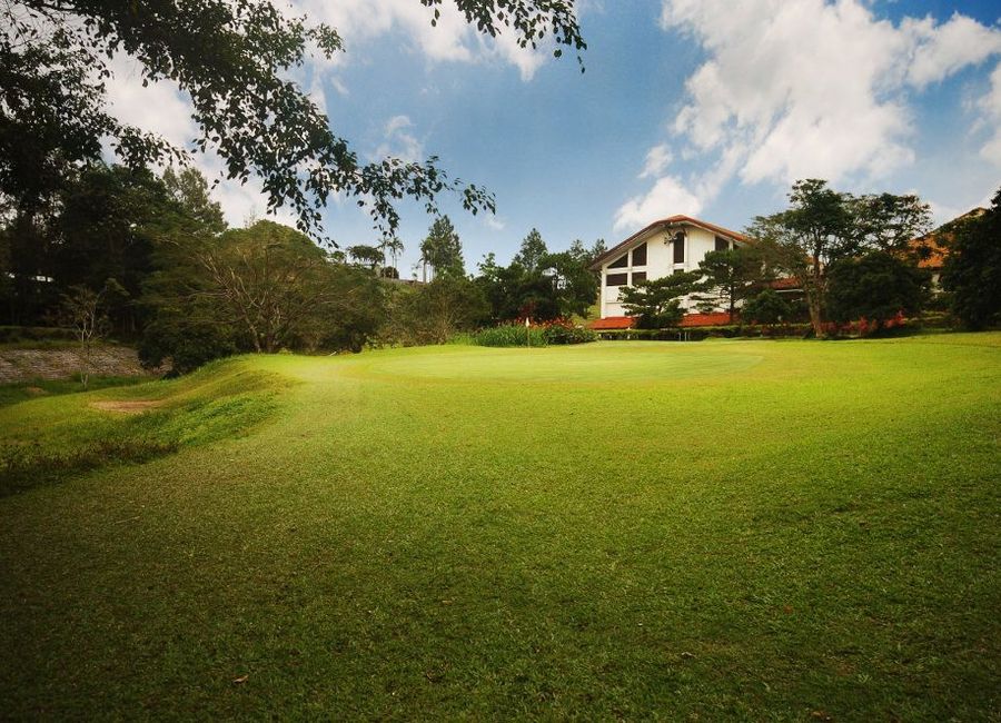 Residential Lot in Royale Tagaytay Estates