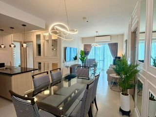Solinea T4 Palatine 3BR Penthouse 104sqm Parking Maids WiFi Ayala CBP