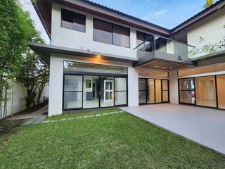 House and Lot For Sale at Southvale Sonera, Las Piñas City