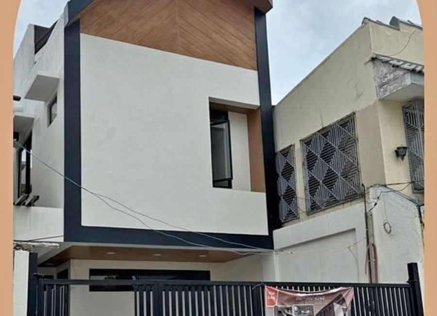 FOR SALE! 15.5M Single Attached House and Lot in Moonwalk Village Paranaque-AP