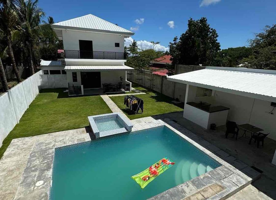 House with pool for sale