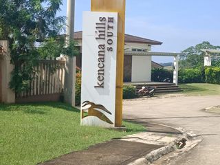 CORNER LOT IN CAMAYA COAST FOR SALE