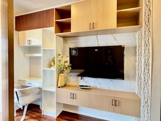 MODERN STUDIO UNIT WITH BALCONY/IVORY RESIDENCES
