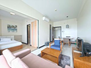 Near the beach Fully furnished Condo for sale in Mactan Newtown Cebu