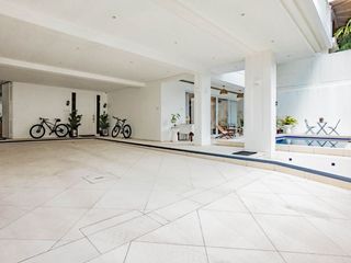 FOR SALE!  AFPOVAI SUBDIVISION 6 BEDROOMS AND 4 PARKING