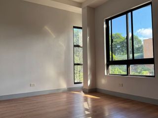 FOR SALE!  BARANGAY FAIRVIEW  3 BEDROOM AND 2 PARKING