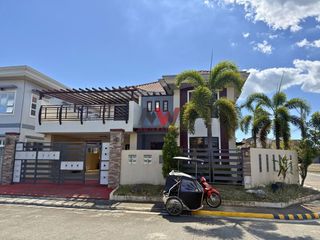 🏡 Spacious House and Lot for Sale
