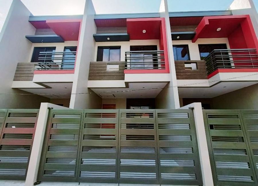 3 Bedrooms Two Storey Townhouse for Sale in Gatchalian Village Las Pinas near C5