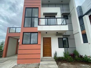 Single Attached House and Lot for Sale in Eastridge Golf Villas