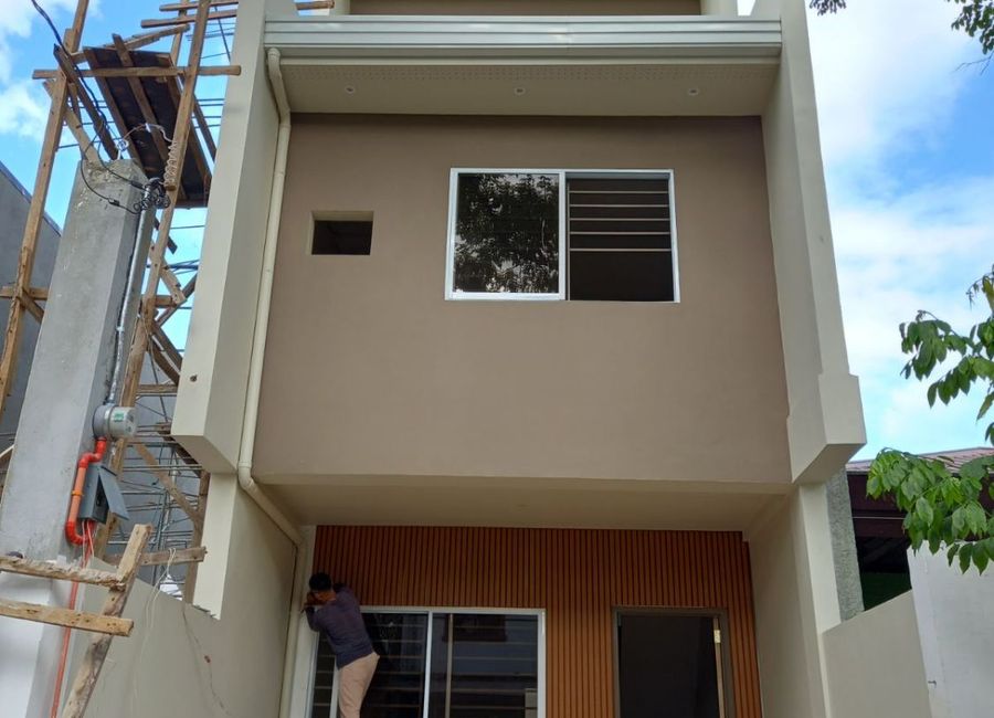 Kingsville Executive Village Antipolo Affordable Townhouse w/ Attic For Sale at 7M Only SD