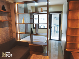 Semi-Furnished 1 Bedroom Unit with balcony for Rent in Unit B030582 Tower 3 Shore 2 Residences Pasay City