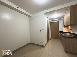 Semi-Furnished 1 Bedroom Unit with balcony for Rent in Unit B020807 Tower 2 Shore 2 Residences Pasay City