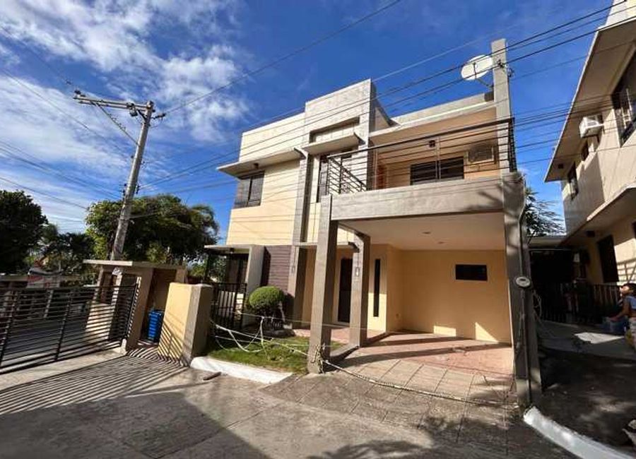 House for Sale in with Big Spacious Garden in Charleston Tayud Liloan Cebu