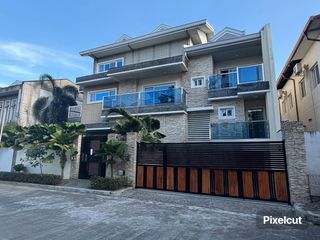 Modern two storey home w/indoor pool