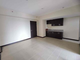 FOR SALE BRAND NEW (2BR UNIT) RFO/RENT TO OWN SAN LORENZO PLACE CONNECTED TO MRT AND NEAR SM MAKATI, GLORIETTA, LANDMARK