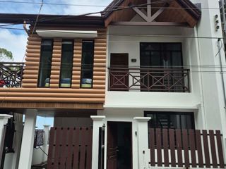Log Cabin Duplex House with Unobstructed Mountain Views Near Marcos Highway