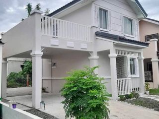 For Rent  Single detached house in Sta Rosa, Laguna, Near Enchanted Kingdom, Waltermart, Accessible to major roads like SLEX and Sta Rosa-Tagatay