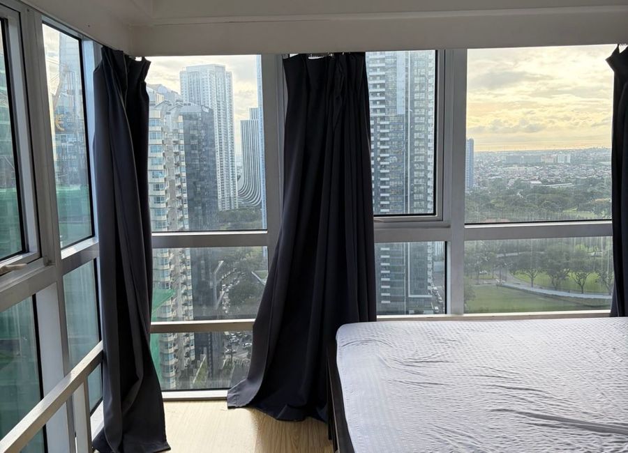 BGC BEST VIEW - 2BR CONDO WITH PARKING IN BGC FOR RENT