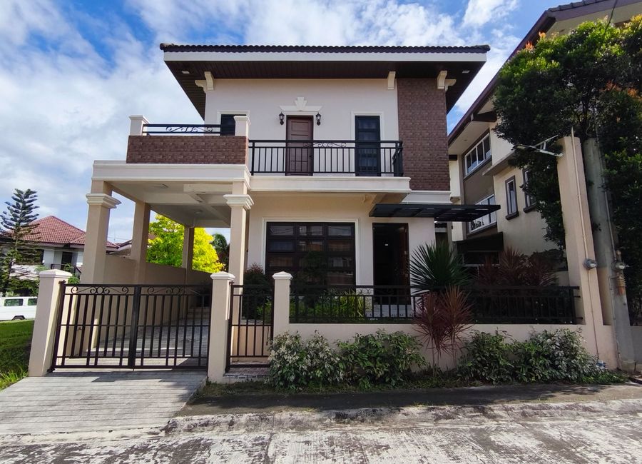 House & Lot For Sale in SouthForbes Silang Cavite-MC