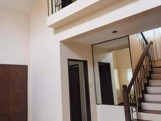 4BR House for Rent in Woodridge