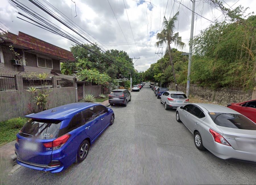 Teardown Property at Sct Rallos St, Timog Ave, Quezon City