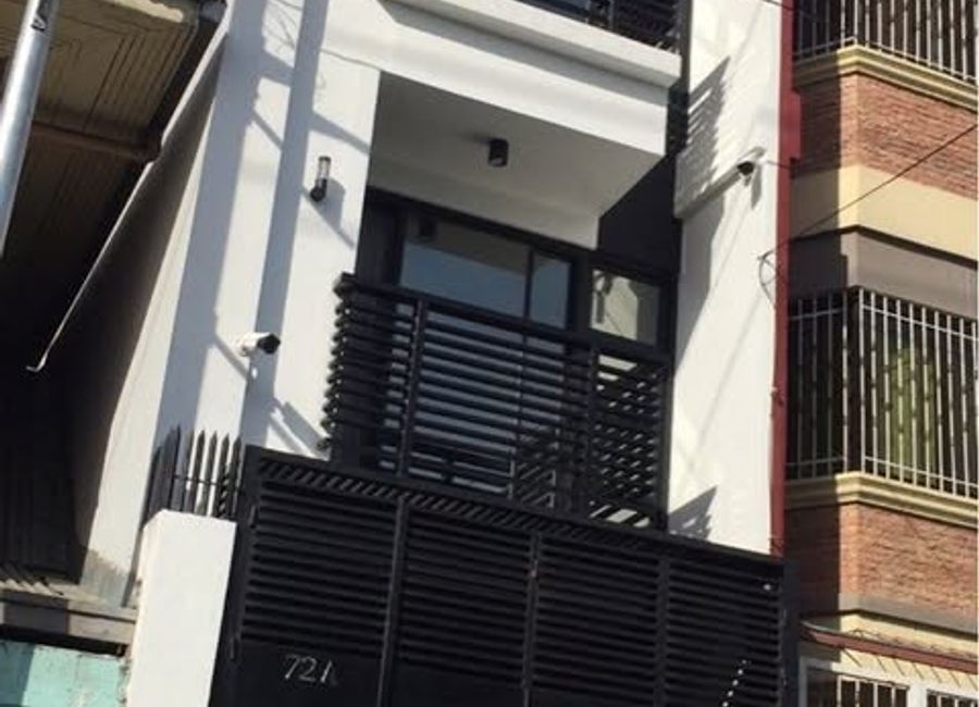 3-Storey with 3BR Townhouse for Sale in Caloocan City