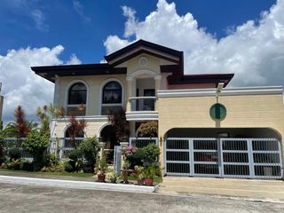 House and Lot in Royale Tagaytay Estates Ph1 at Bgy. Buck Estate, Alfonso Cavite for RENT! 4BR, 300 sqm at 60k per month