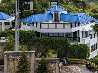 Tagaytay City elegant house with view of Taal lake