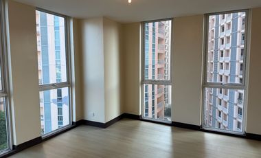 For sale 1 Bedroom 64sqm Condo with 7 years Rent to Own Term in Venice McKinley Hill Taguig