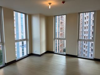 For sale 1 Bedroom 64sqm Condo with 7 years Rent to Own Term in Venice McKinley Hill Taguig