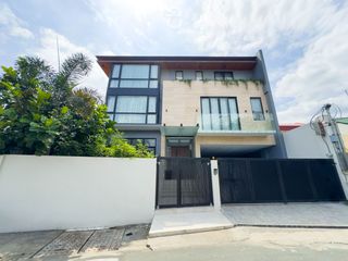 Modern house for sale in Merville Park, Paranaque City