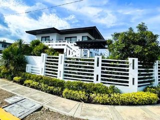 FOR SALE! 5 Bedrooms in Porto Laiya, Batangas