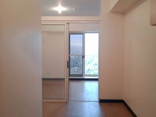 Condo Unit with Parking for Sale, The Celandine , Quezon City
