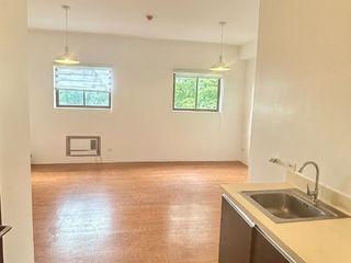 Studio Unit for Rent near Ateneo & UP Diliman Capitol Hills Quezon City
