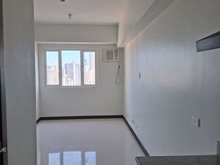 Affordable Studio Unit near Elevator FOR LEASE in Quantum Residences Aqua Tower, Pasay City