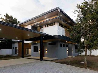 Premium Modern Industrial Home with Elegant Finishes – Lipa City