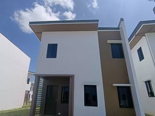 THE VILLAGES HOUSE AND LOT FOR RENT