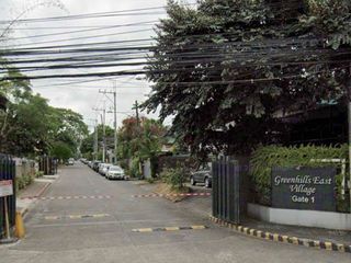 Lot for Sale in  Greenhills East  Village with old House
